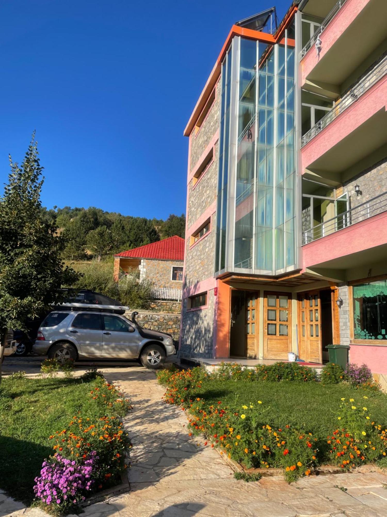 Lura Hotel Fushe-Lure Exteriér fotografie